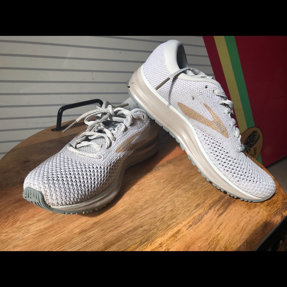 Brooks DNA gold